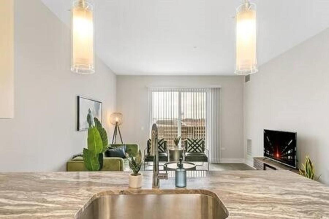 דירות אוקברוק טראס Bright & Comfortable Oakbrook 2Br Apt Free Parking - Ob 1 מראה חיצוני תמונה